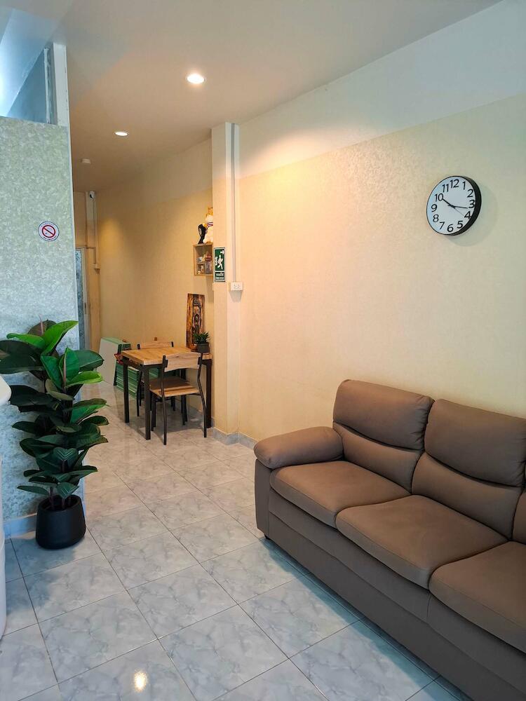 Mays Hostel, Hua Hin