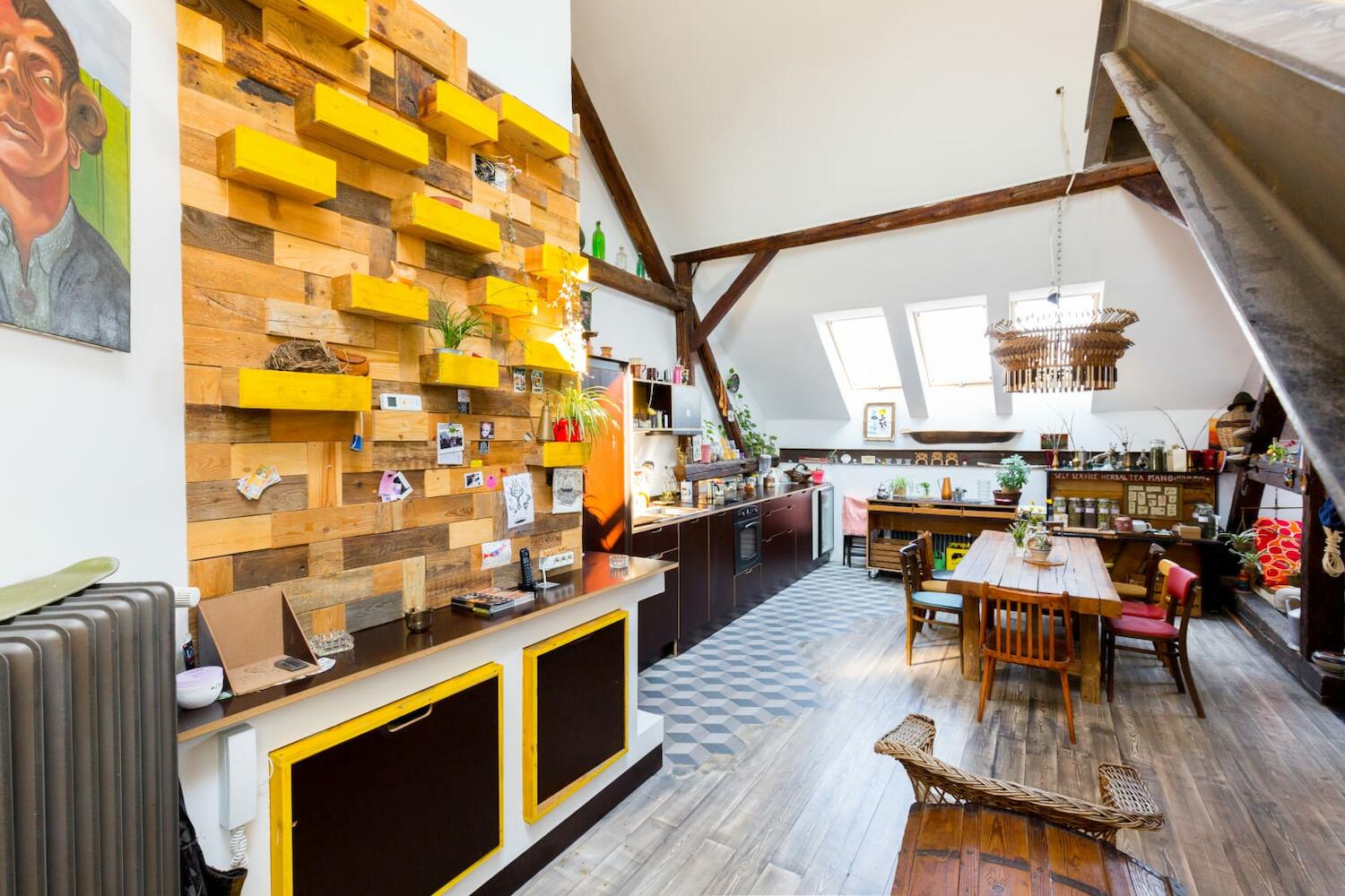Das Nest, Budapest