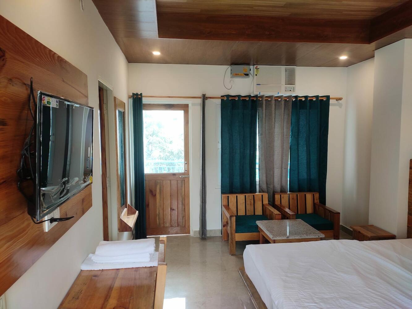 Price Comparison for Hill Hoppers Hotel in Rishikesh (with HONEST