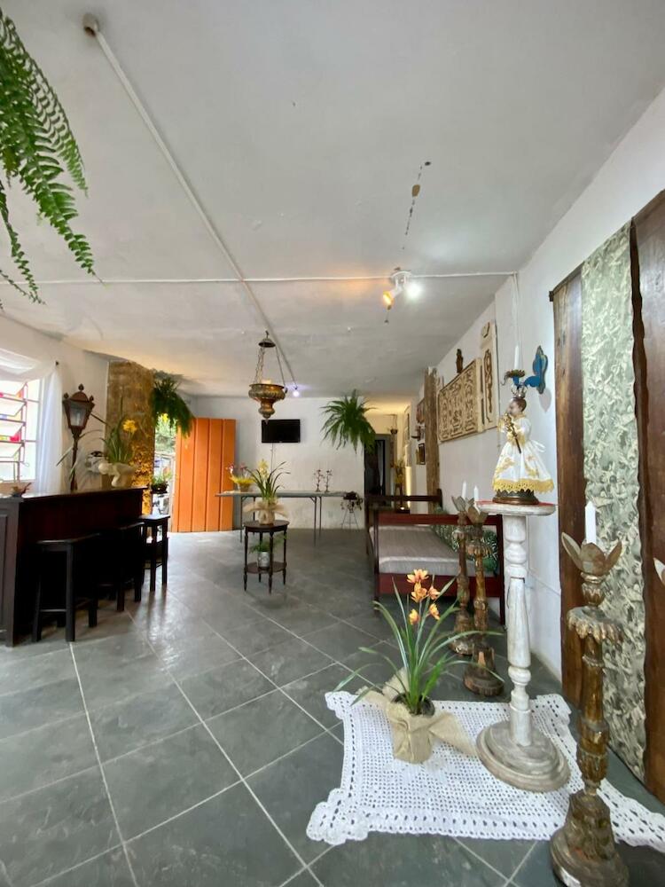 Hostel Dona Generoza