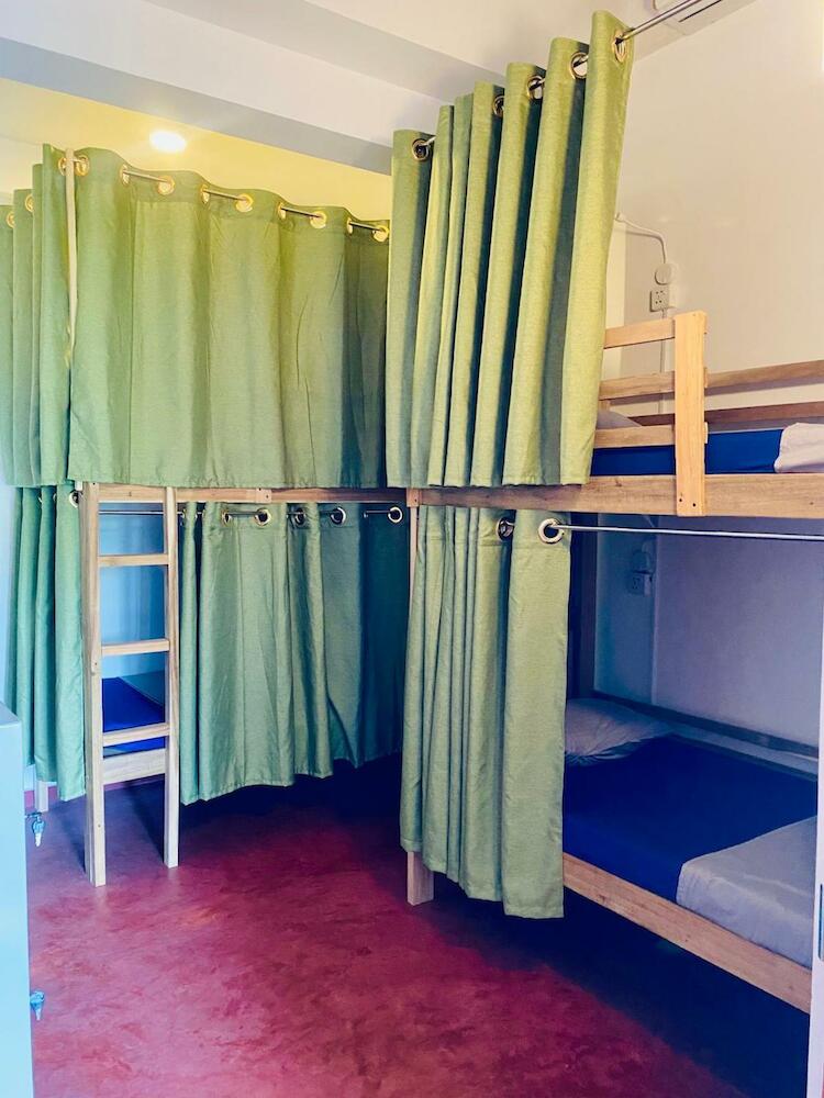 Happy Bunk Hostel, Weligama