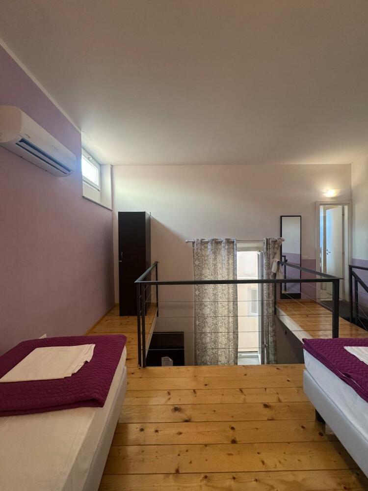 Emerald Palace B&B, Florence