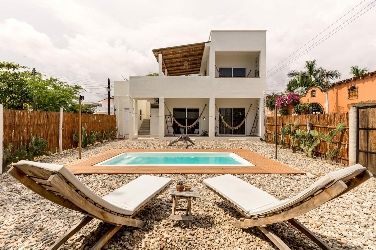 Bahia Sirenas, Puerto Escondido