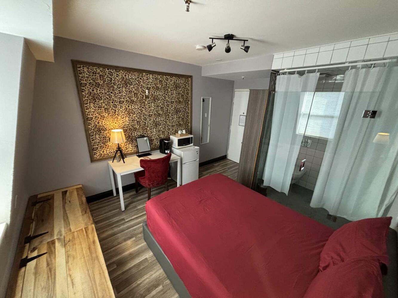 Queen Nest Hotel