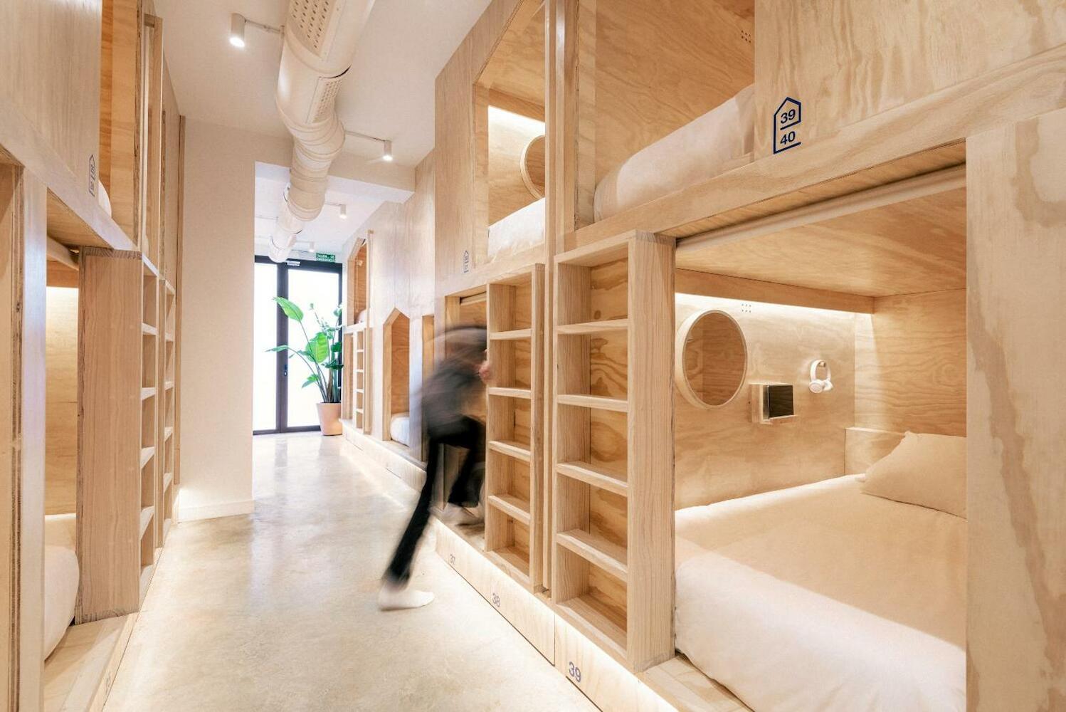 Colo Colo Hostel Valencia - Single Private Beds, Valencia