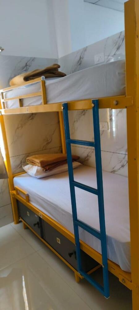 V R S Luxury Ac Dormitory, Mysore