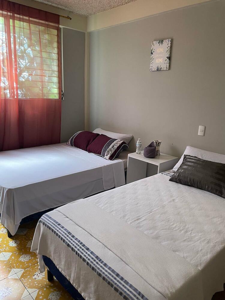 Mountain View Hostel, Santa Ana