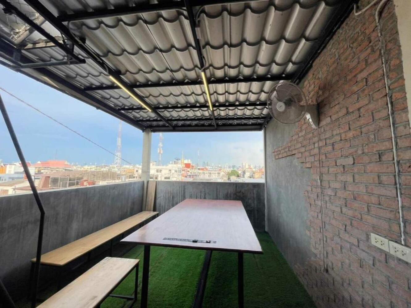 Nomad Yard Hostel, Bangkok