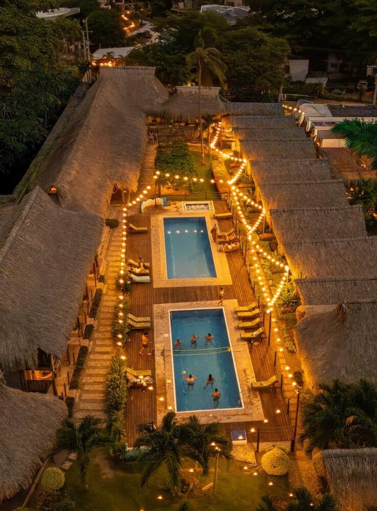 Tiki Hut Hostel, Palomino