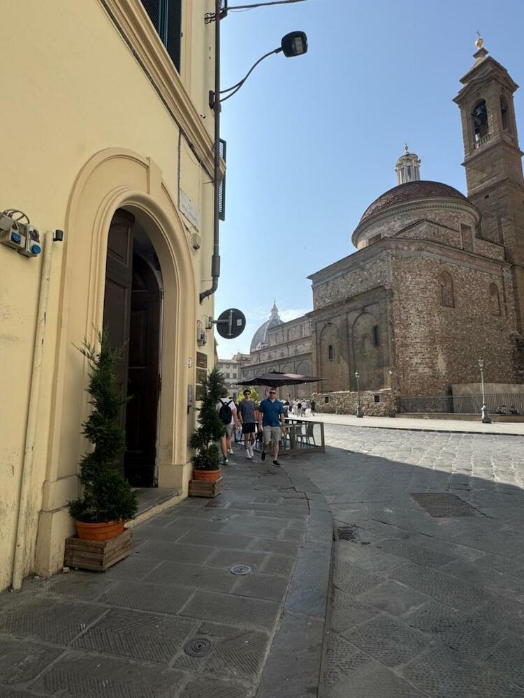 Emerald Palace B&B, Florence