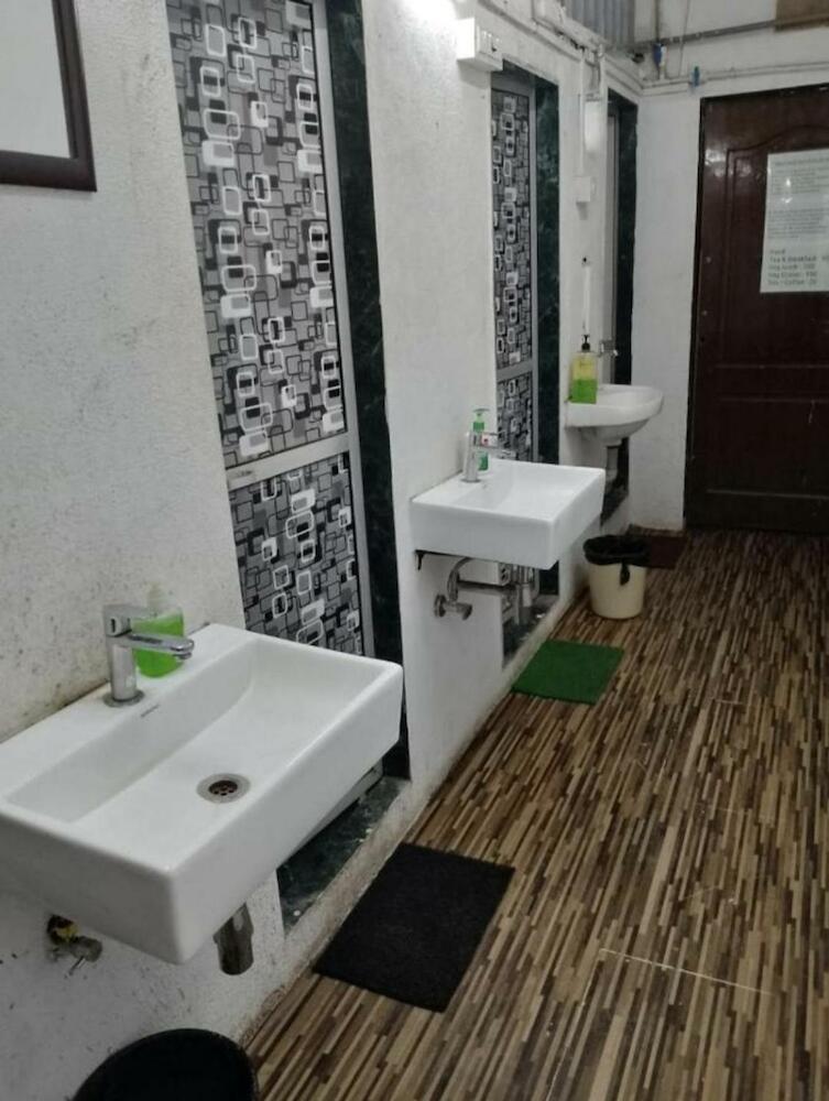 Bapuji Dormitory Hostel, Mumbai