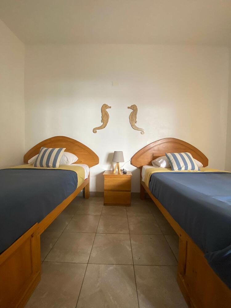Ravenala Paracas Hostel, Paracas