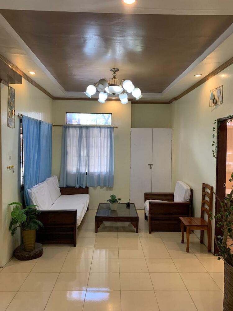 Four Twenty Hostel, General Luna Four Twenty Hostel, General Luna