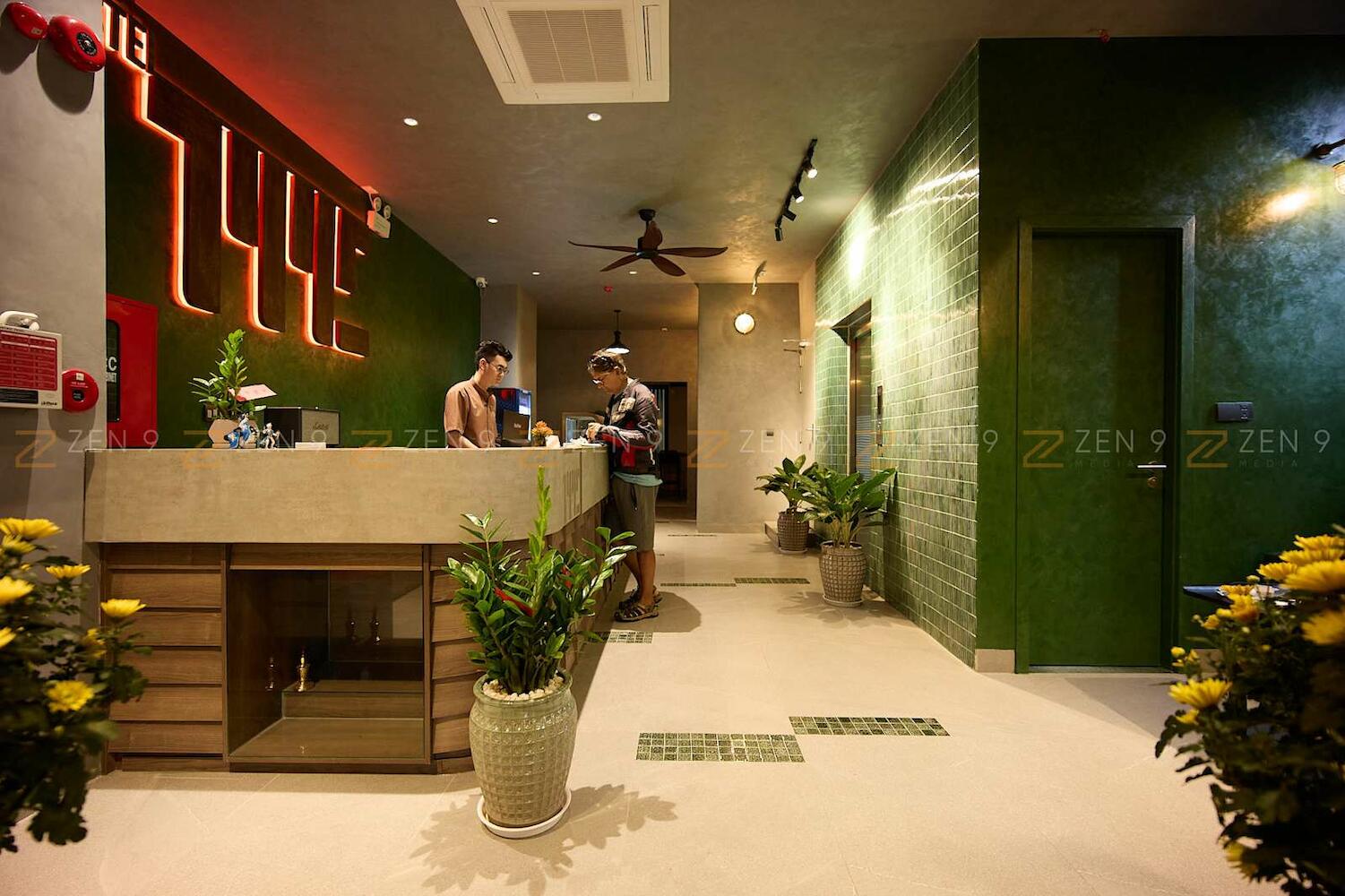 1995s Hostel, Hue