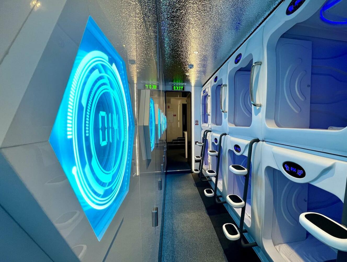 Galaxy Inn Luxury Hostel In Center