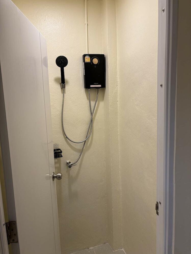 Nomad Yard Hostel, Bangkok