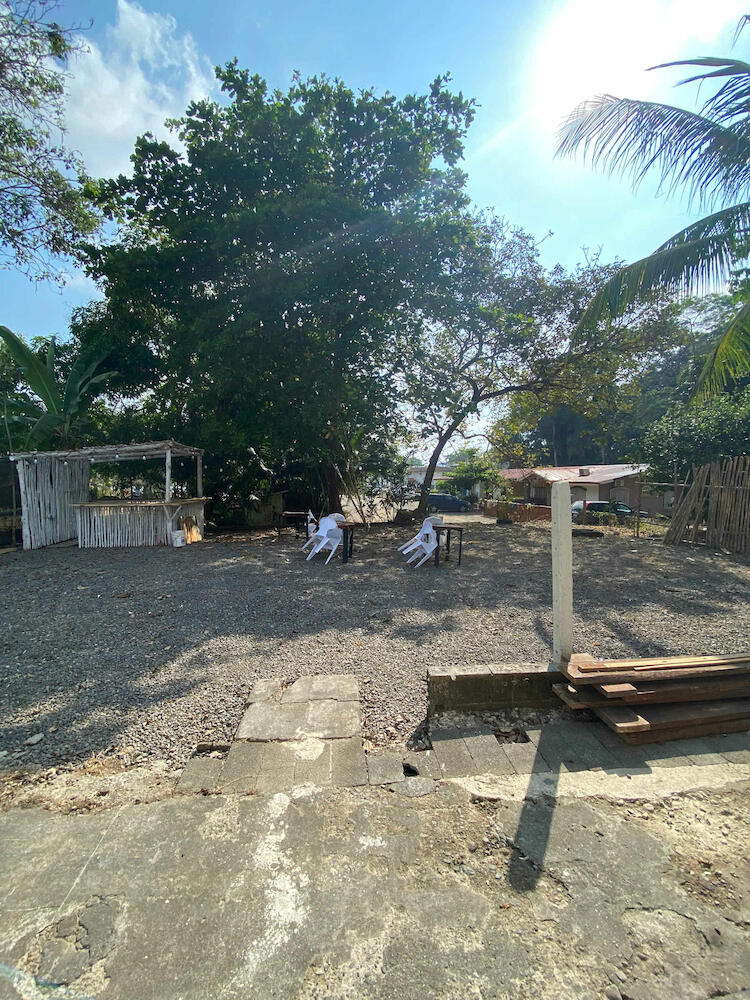 Tropical Camas, Jacó