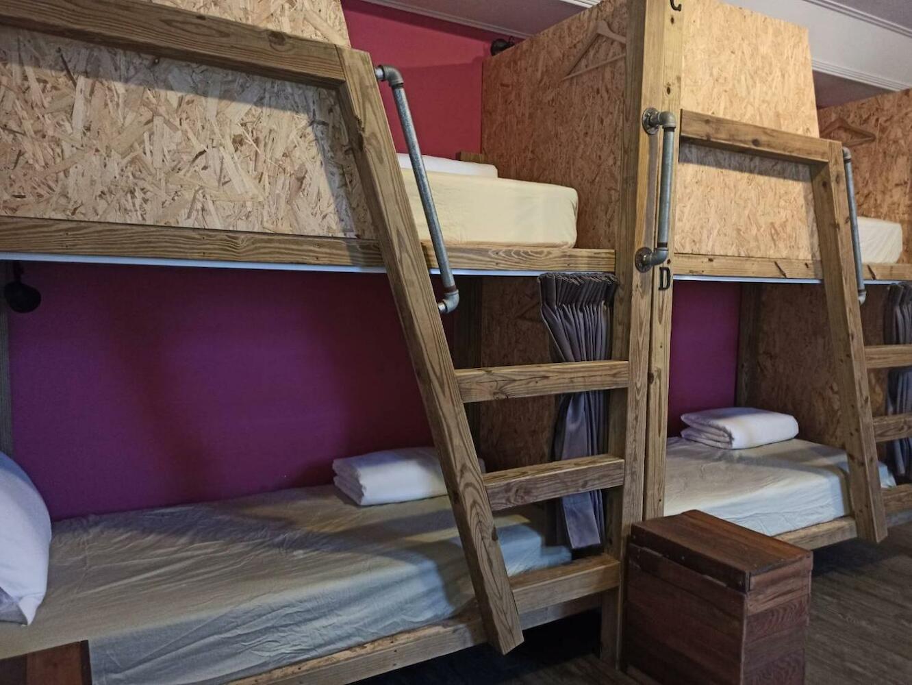 Donghe surf shop & Hostel, Donghe