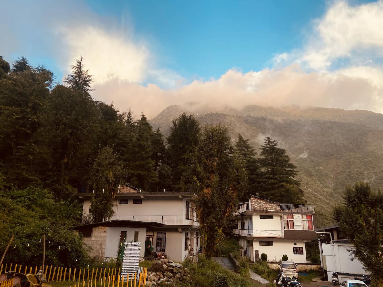 Rahgir Hostel, McLeod Ganj