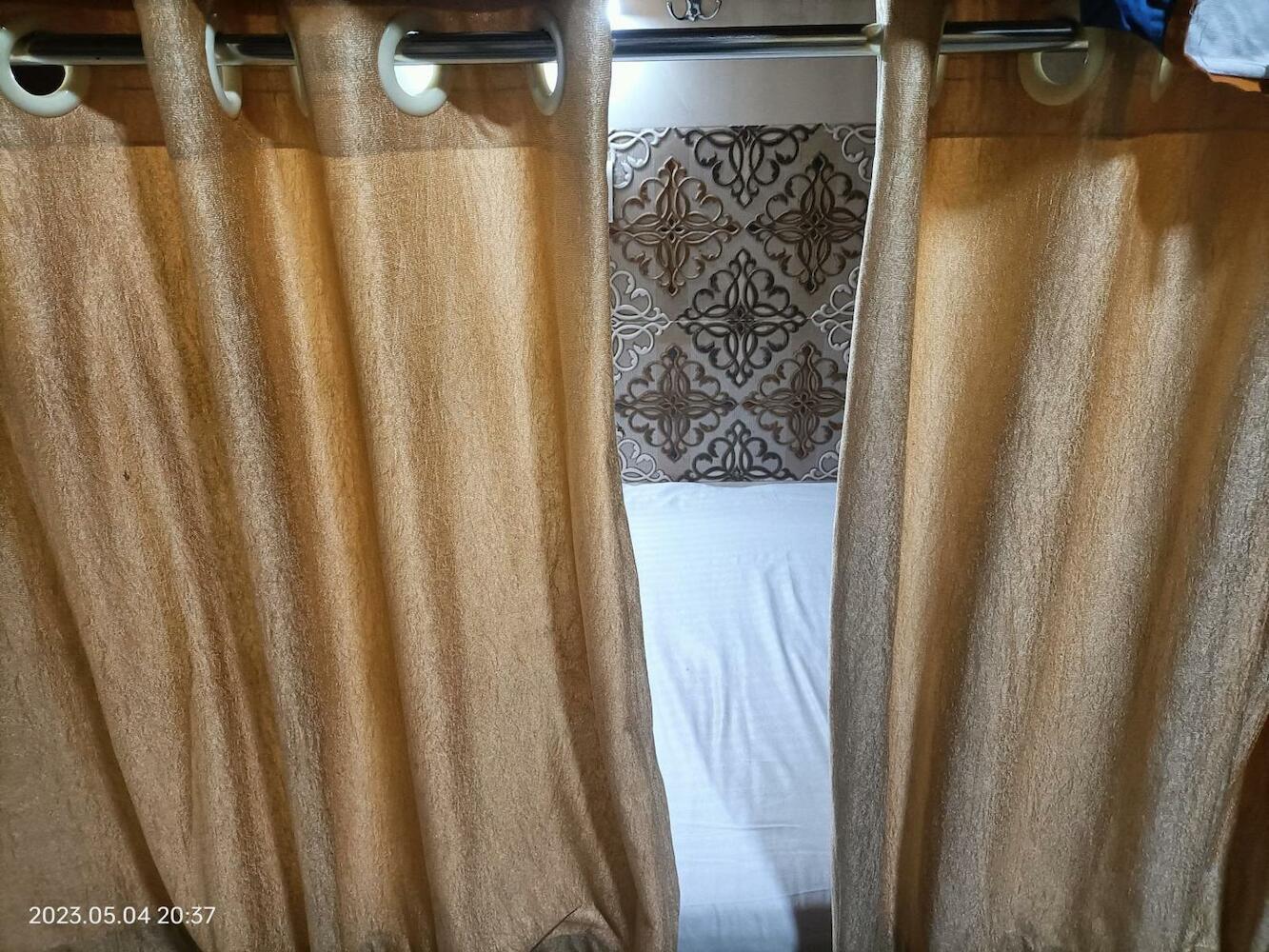 Rest Inn Hostel Dormitory, Mumbai