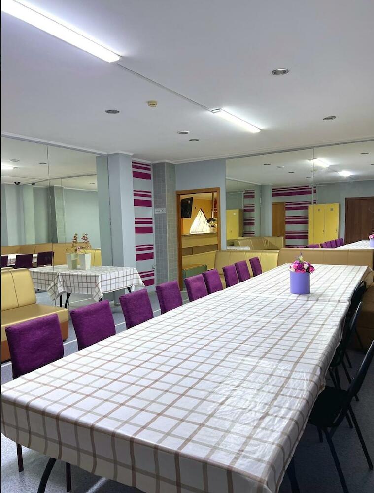Injoy Hostel, Shymkent