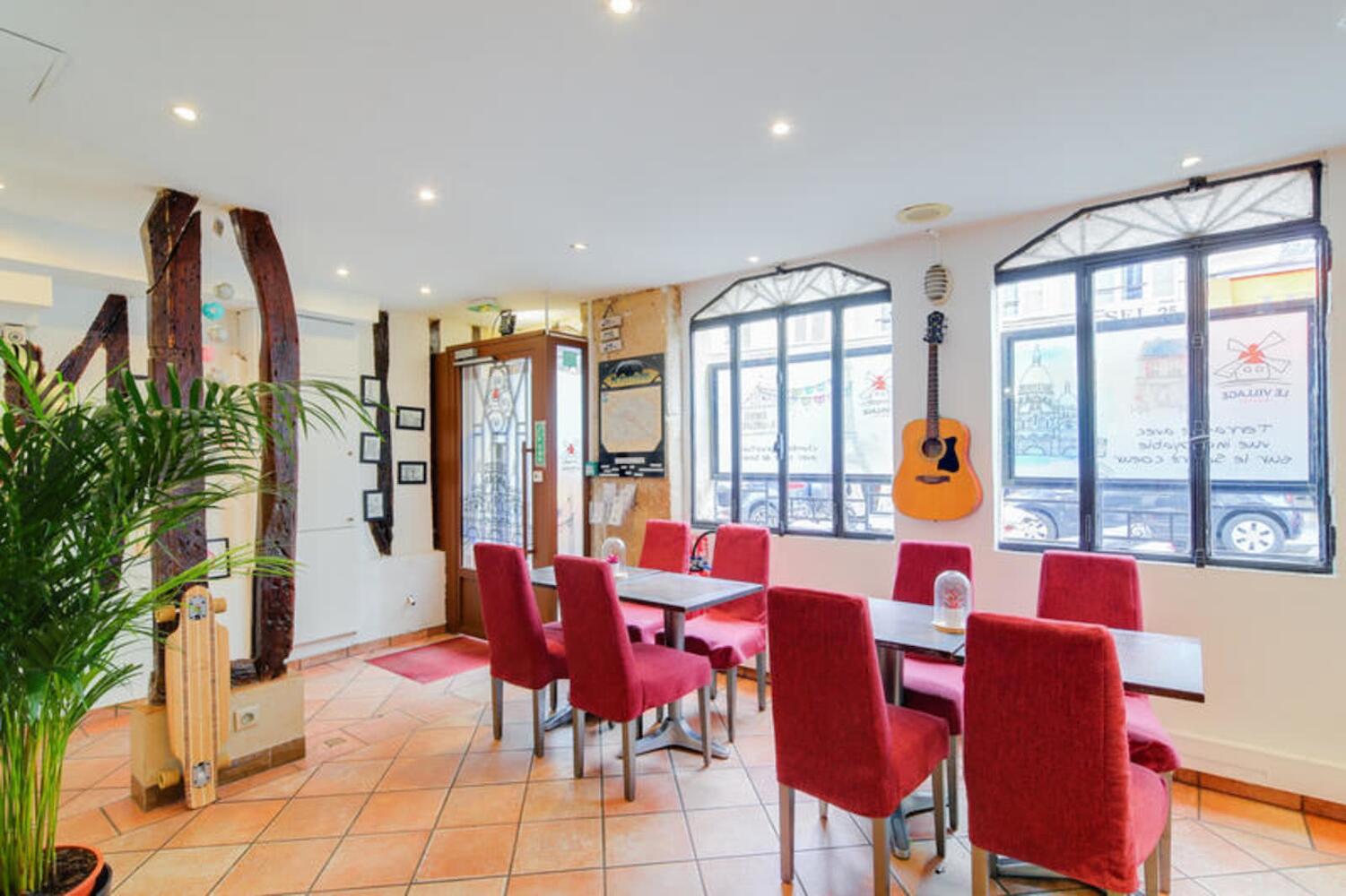 Le Village Montmartre by Hiphophostels, Paris