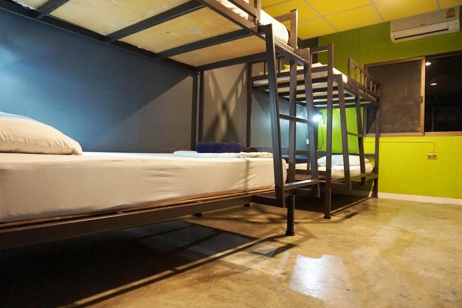 B&B House & Hostel