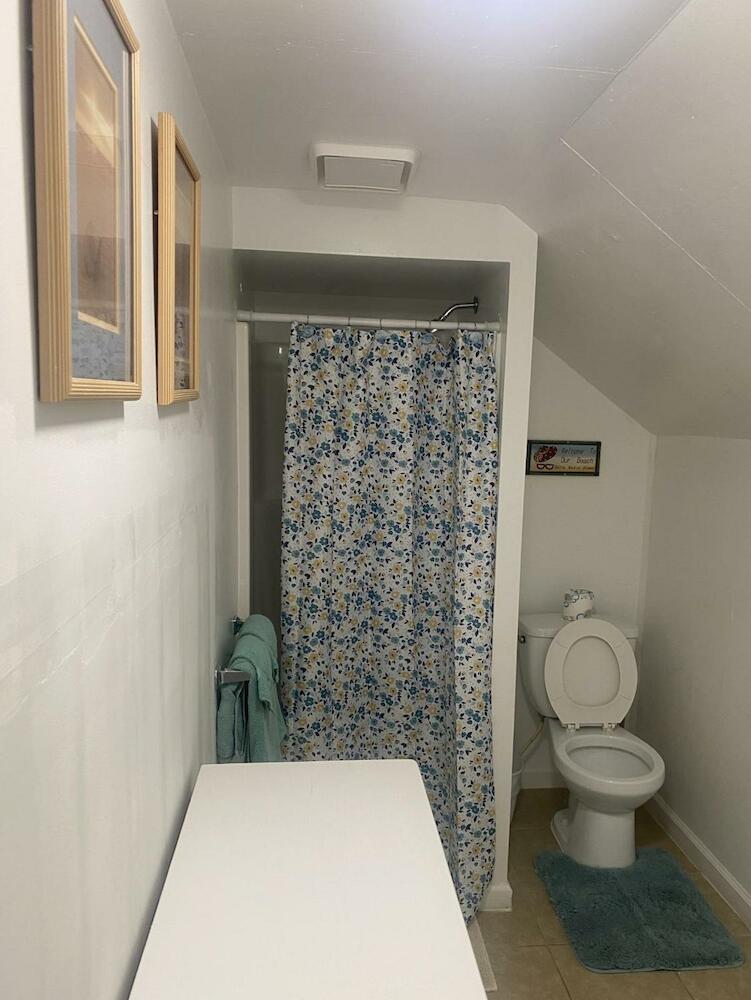 HONEST Reviews of Angie's Guest Cottage & Hostel in Virginia Beach 2021