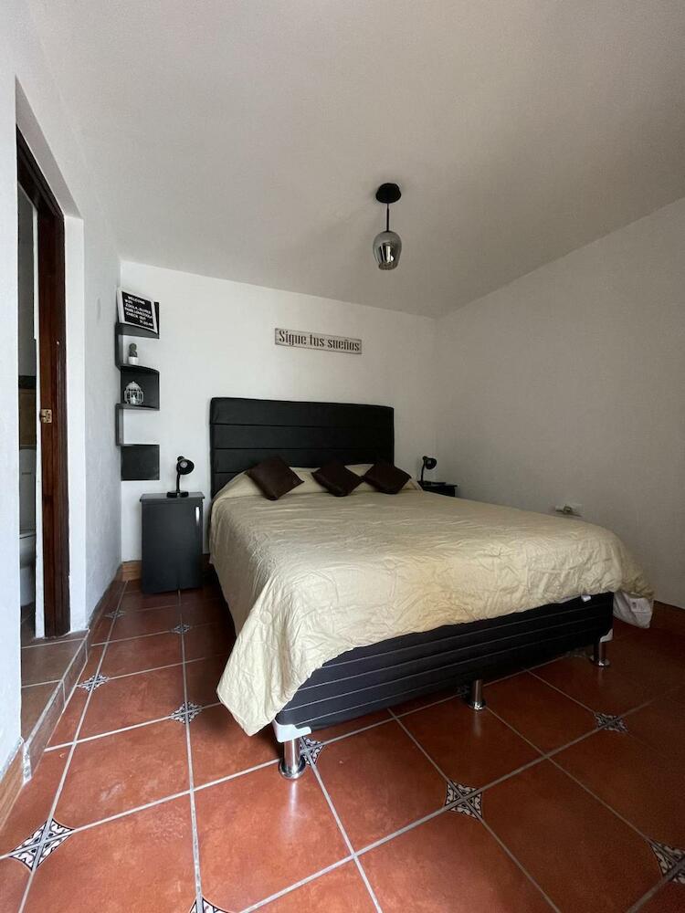Zoola Suites Antigua, La Antigua