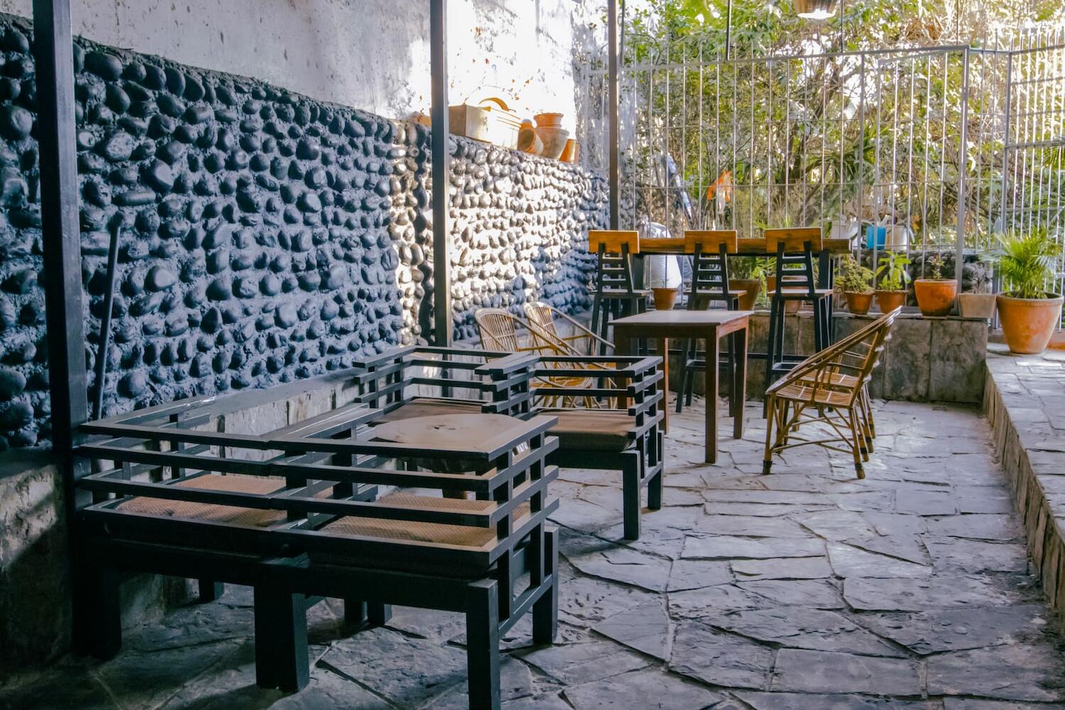 Roamers Inn - Hostel