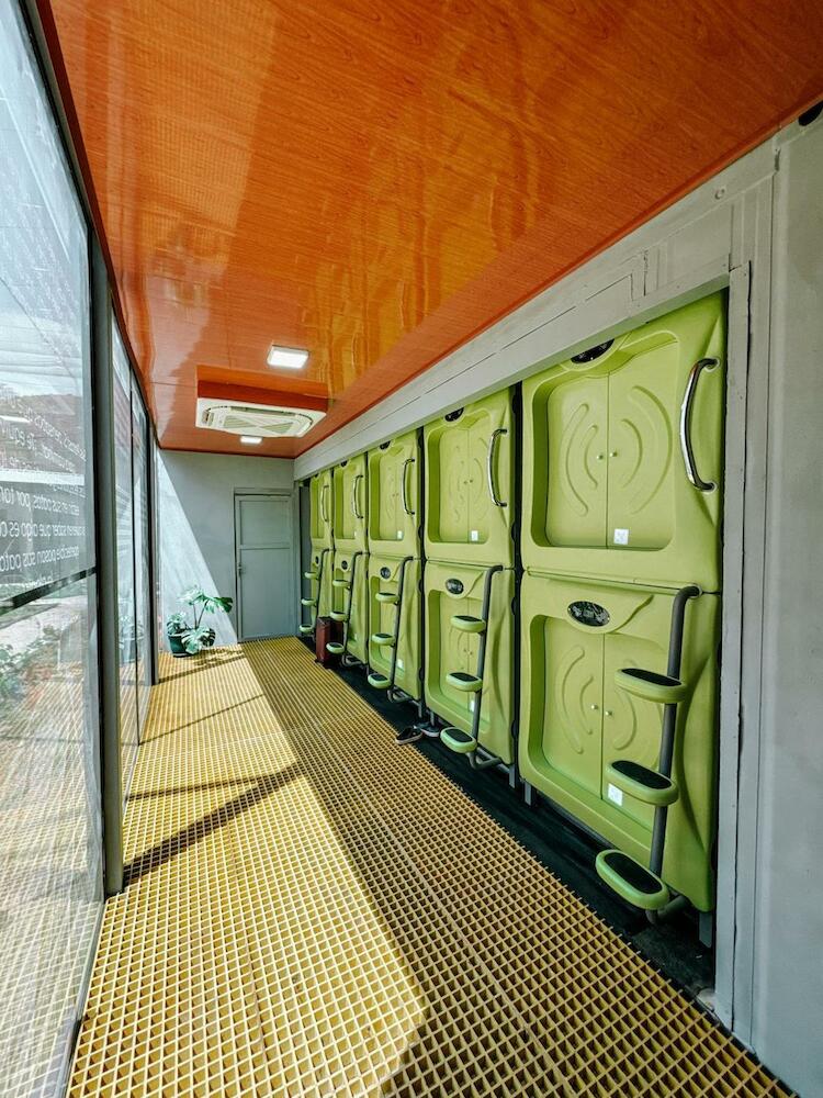 Pupa House