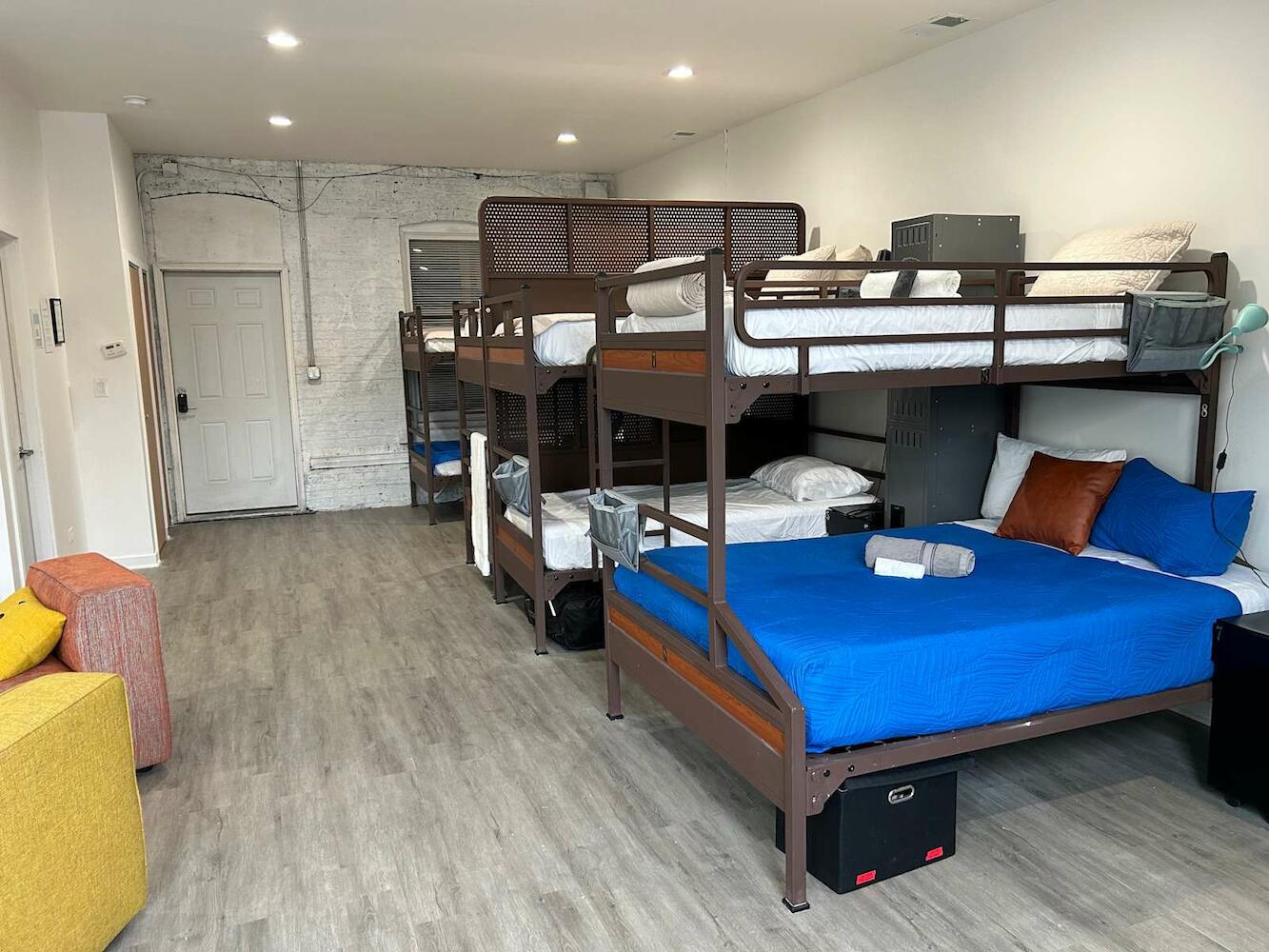 Hostel 424