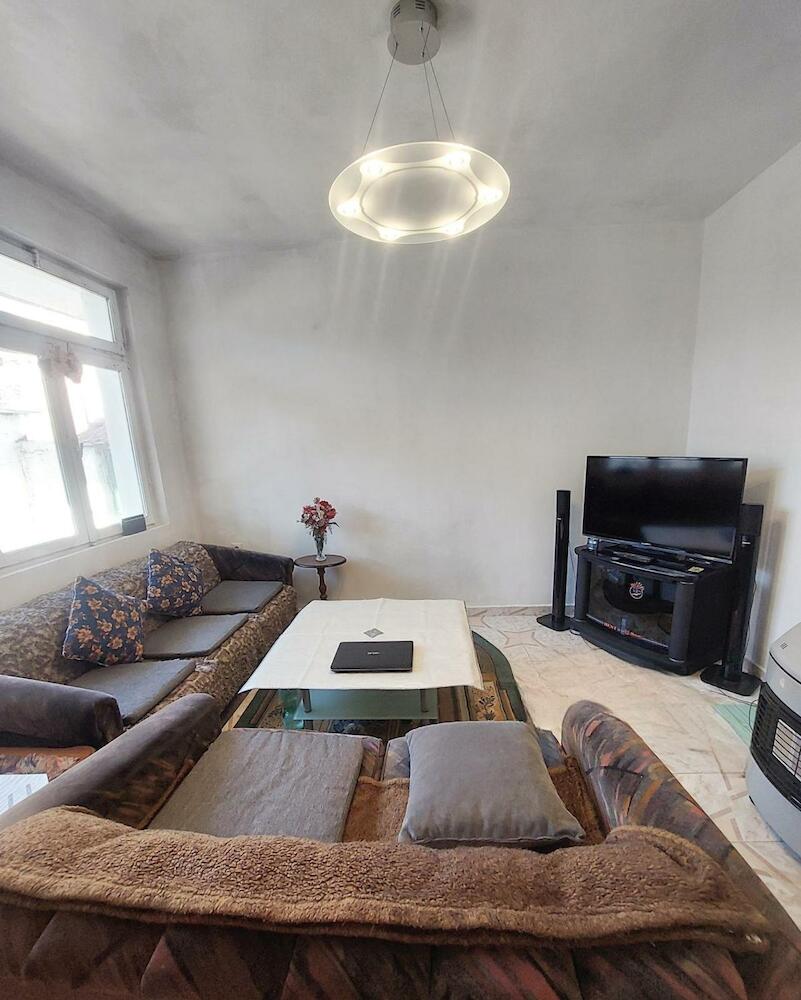 D'friendship Dorms & Hostel, Shkoder