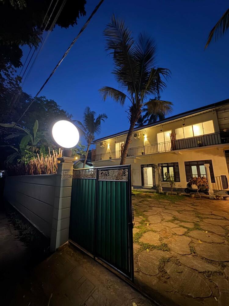 Wake N Flow, Ahangama - Kabalana Beach, Ahangama