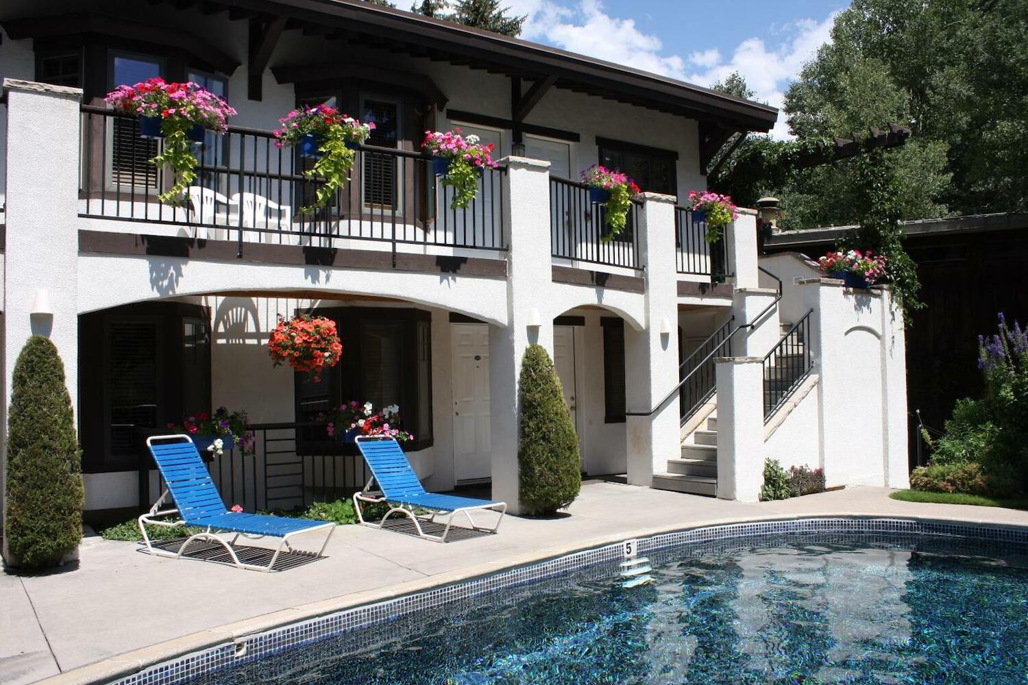 Where to stay in Aspen on a budget
