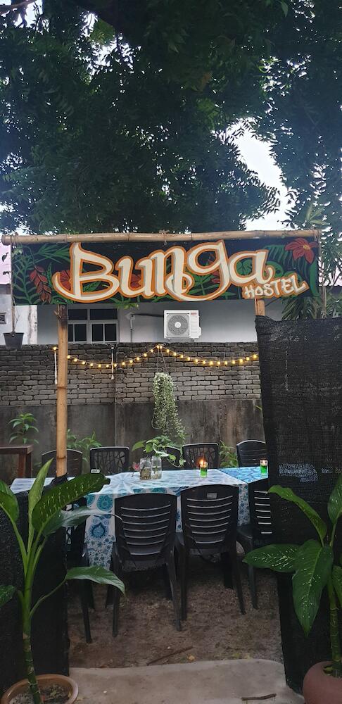 Bunga Hostel