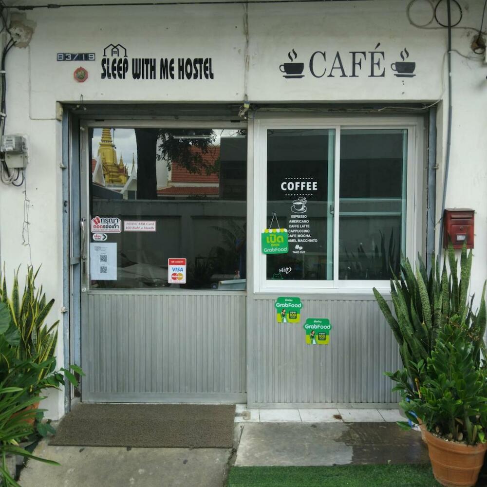 Sleepwith Me Hostel, Bangkok