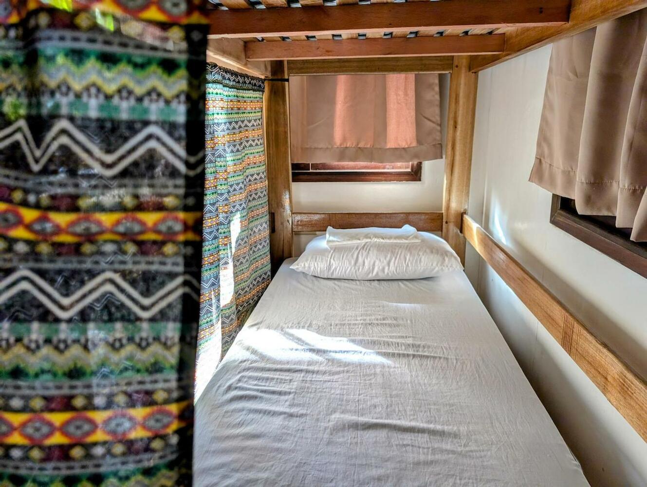 Ilakai Hostel, General Luna