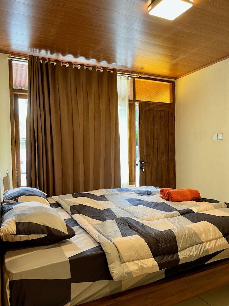 Sleepy Raccoon Hostel, Yogyakarta