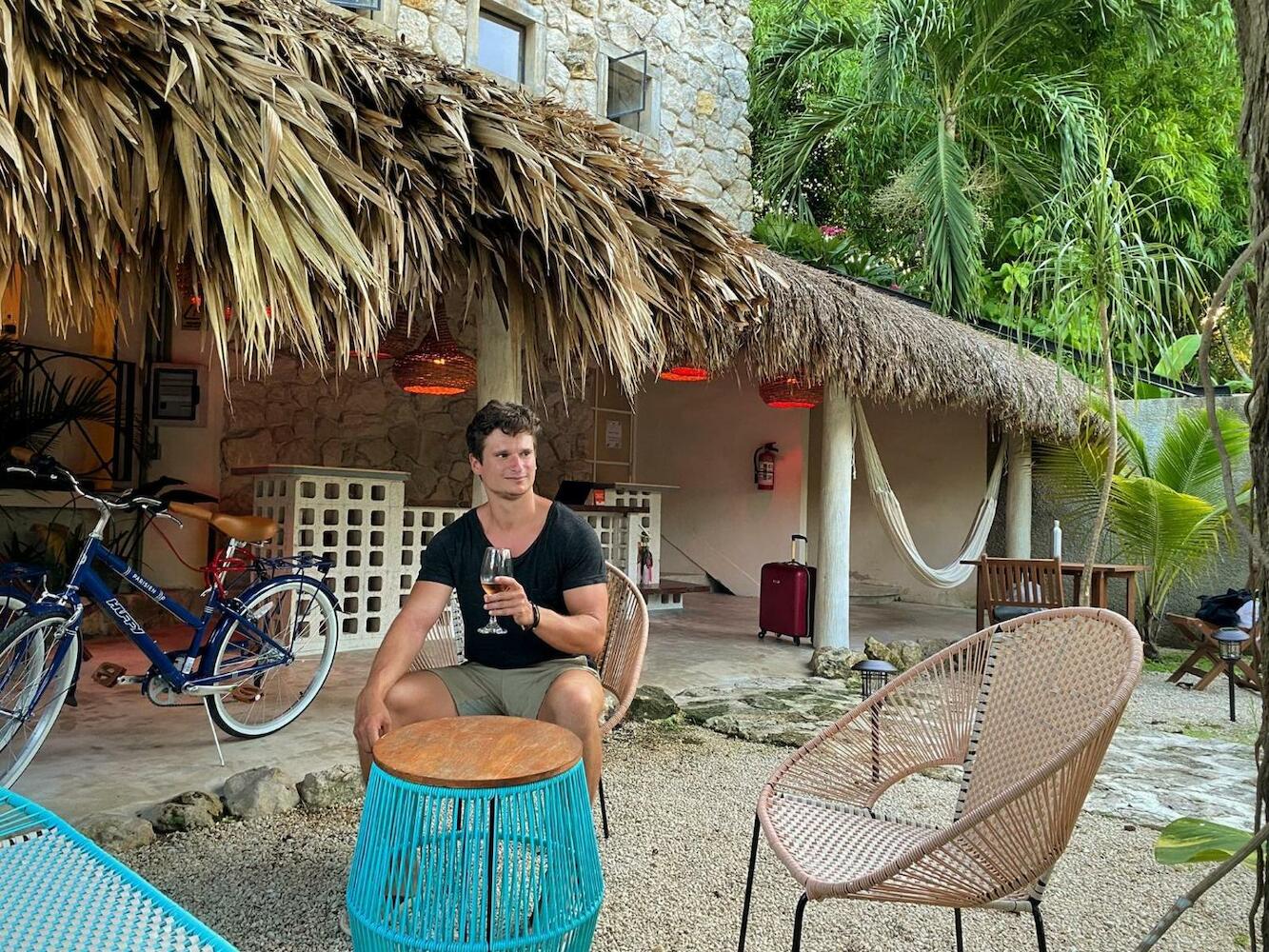 Elmar Hostal, Bacalar