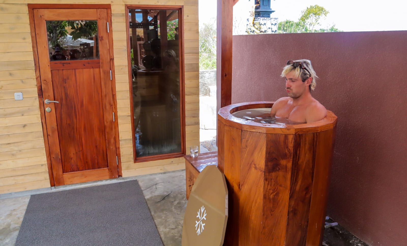 Mad Monkey, Nusa Lembongan