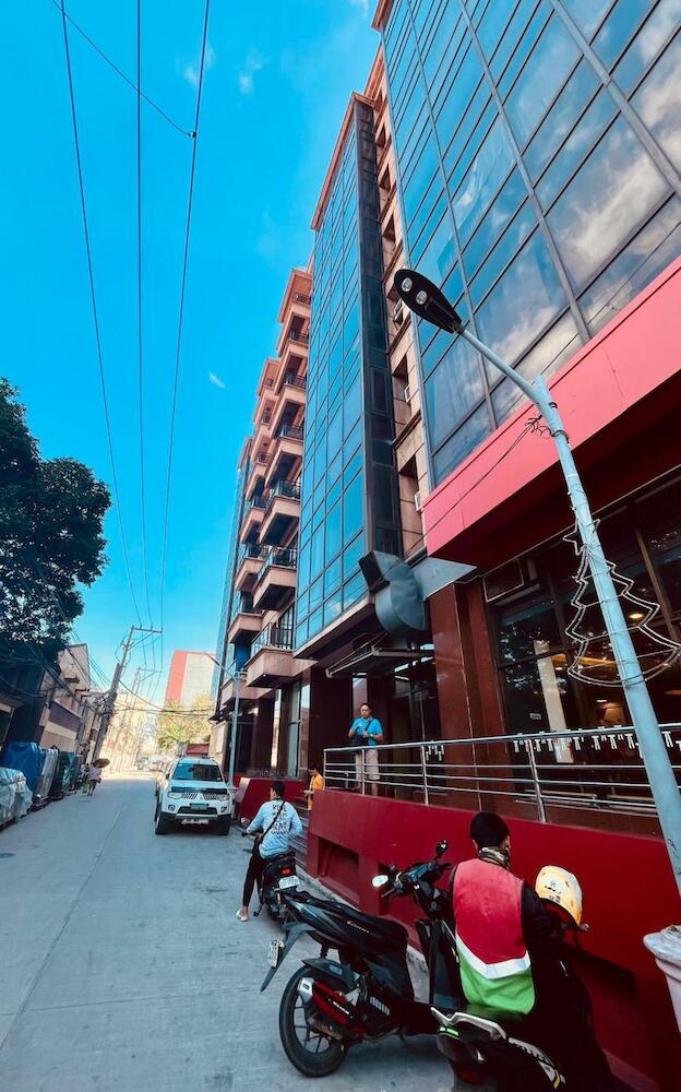 QBee Manila- Airport Nearby, Cozy Hostel & Homestay, 3rd Floor Shared Space, Manila