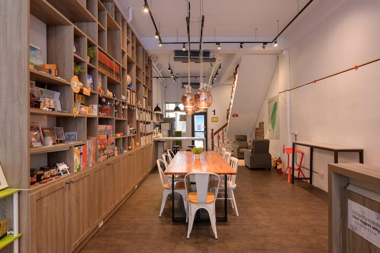 Dumbo Hostel