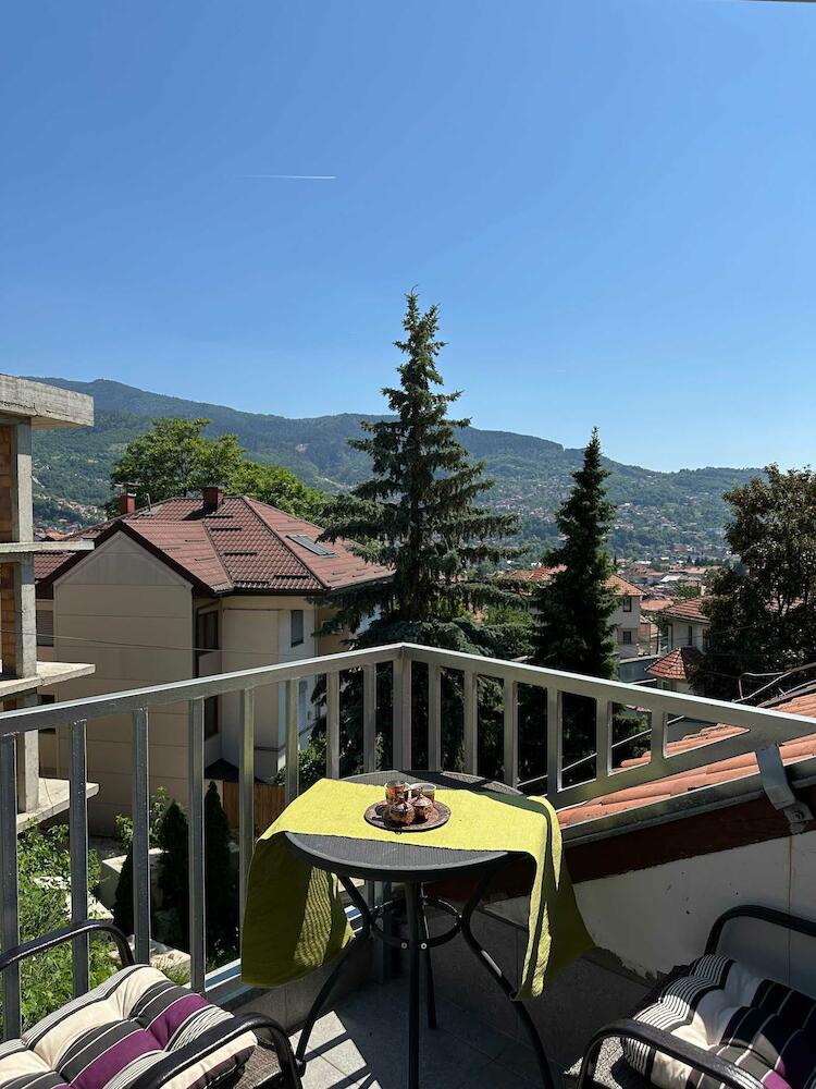 One Love 2, Sarajevo