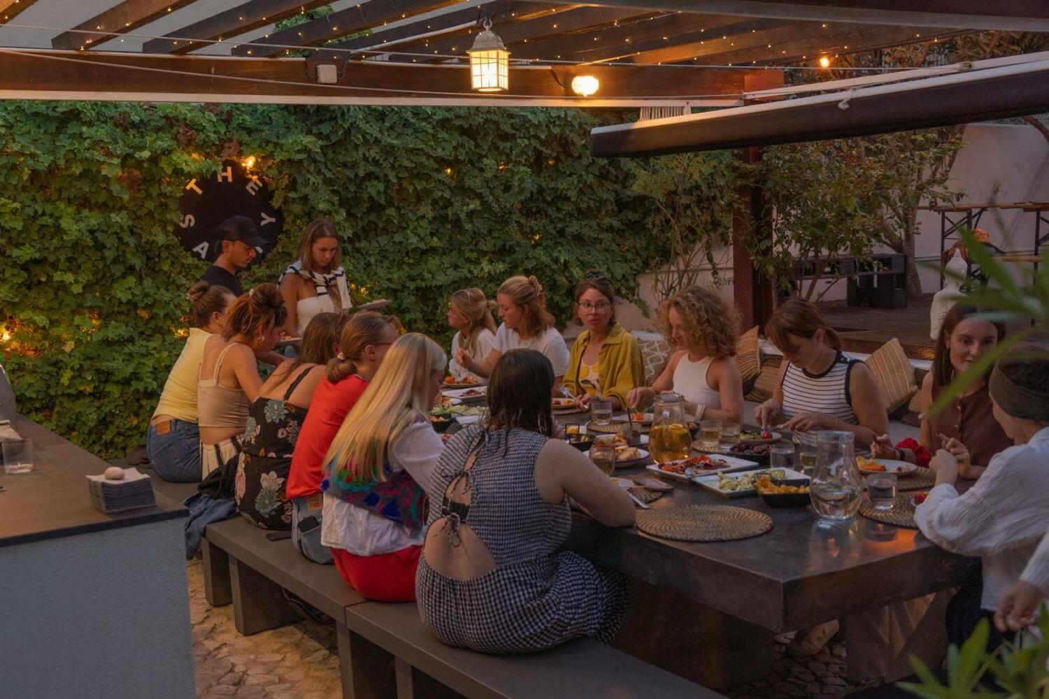 The Salty Yoga & Surf Retreat, Cascais