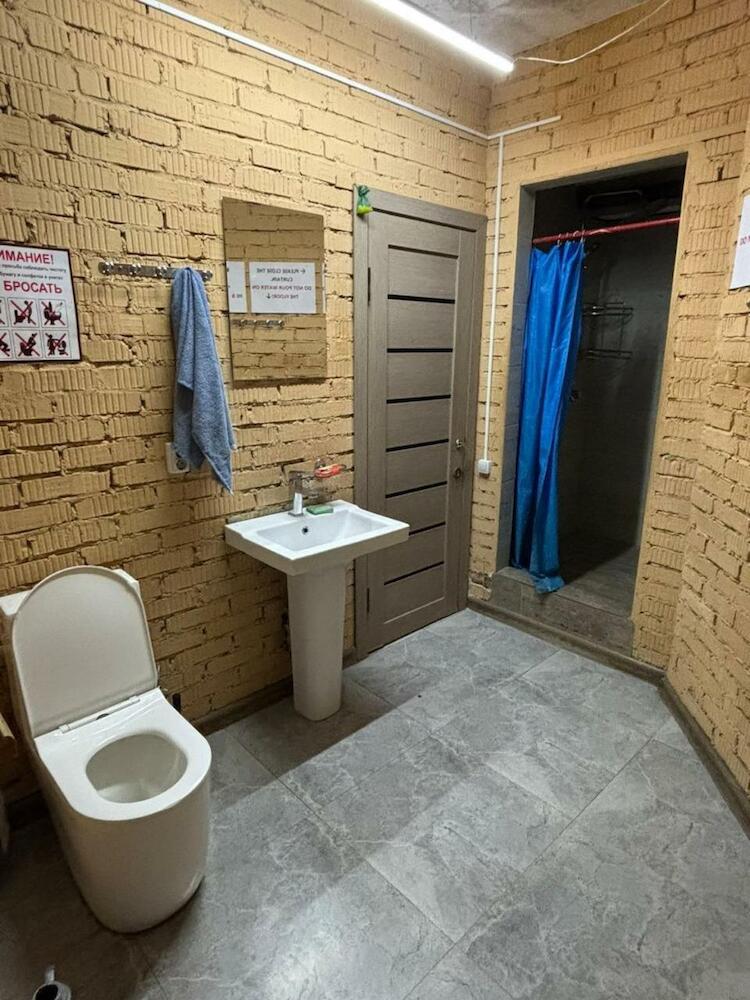 Фэмили хостел, Almaty