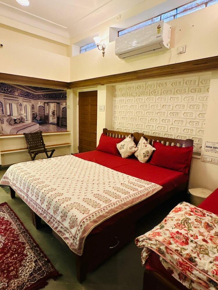 Travellers Village, Jaipur