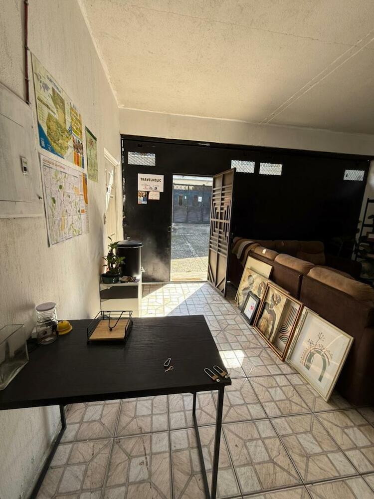 Travelholic zona 4, Guatemala City