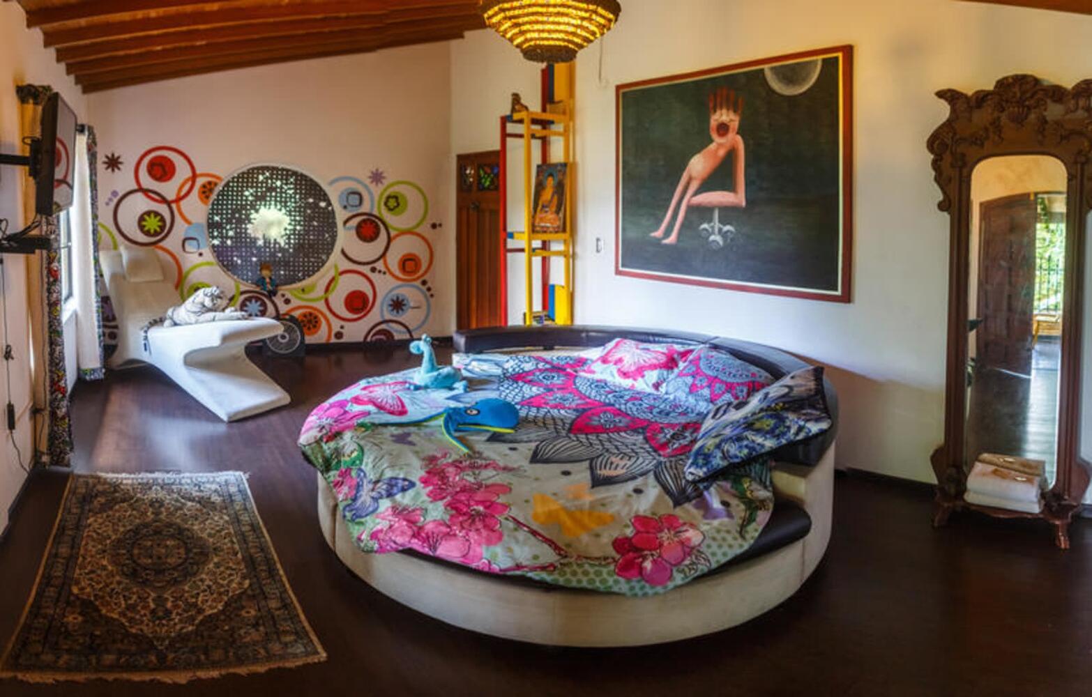 Secret Buddha Hostel, Medellin