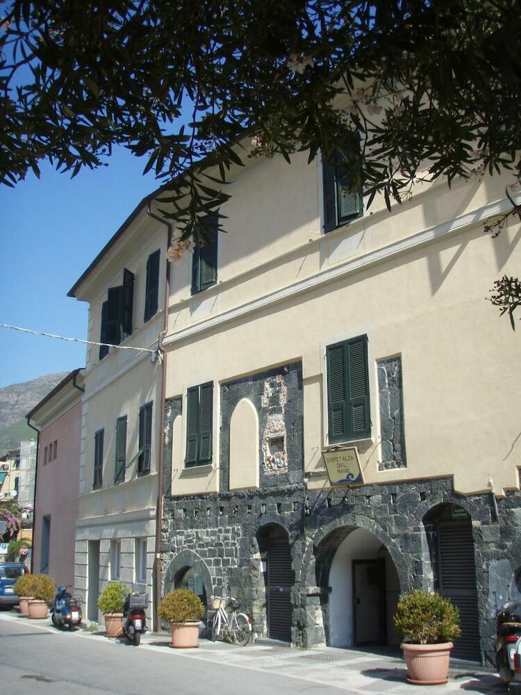 Where to stay in Levanto on a budget
